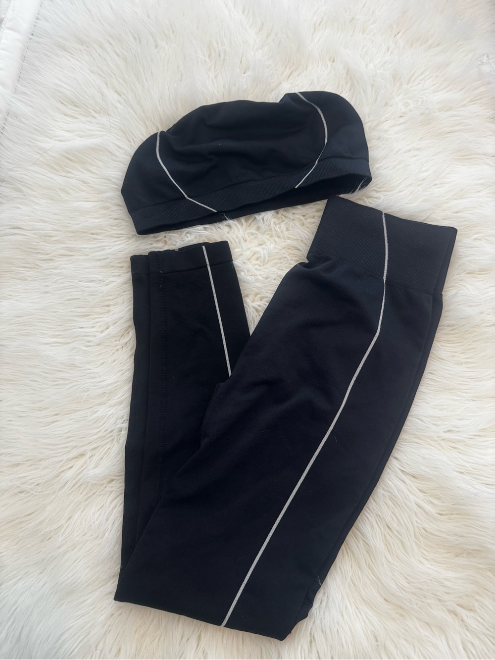 Two piece scrunch bootie Legging/bandeau with Reflective Stripe